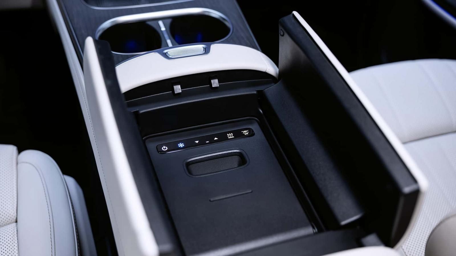 Νέα Mercedes VLE: Πρεμιέρα με έως 415 άλογα και 700+ χλμ. αυτονομία
